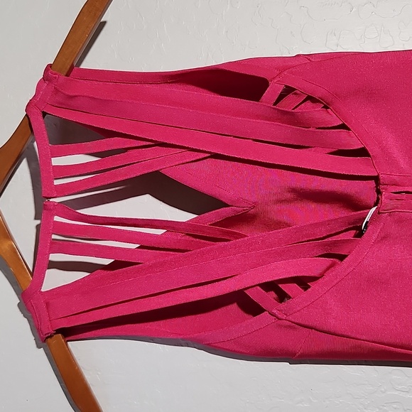 WOW CUTURE Medium Strecthy Strappy Body Con Style K5165 Fushia - Picture 5 of 9